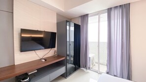 Studio | Individually decorated, individually furnished, free WiFi - Cozy Living And Warm Studio Apartment At West Vista (Jakarta)