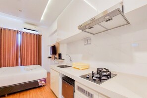 Interior - Lavish Designed Studio At Sky House Bsd Apartment (Pagedangan)