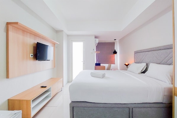 Individually decorated, individually furnished, free WiFi - Cozy Living Studio Room At Baileys Apartment (South Tangerang)