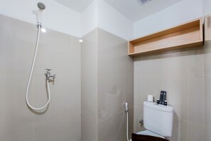 Bathroom - Cozy Living Studio Room At Baileys Apartment (South Tangerang)