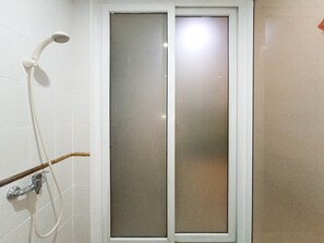 Studio | Bathroom | Shower - Minimalist Studio At Vivo Apartment (Depok)