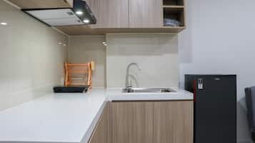 Apartment | Eigene Küche | Großer Kühlschrank, Herdplatte