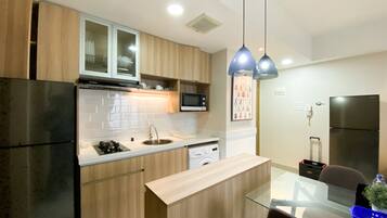 Apartment | Private kitchen | Full-size fridge, stovetop