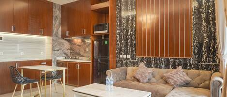 Apartamento | Zona de estar | Una televisión