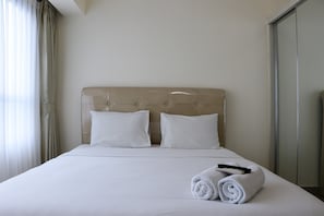 Individually decorated, individually furnished, free WiFi - Full Furnished With Simply Look Studio At Springlake Summarecon Bekasi Apartment (Bekasi)