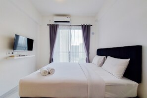 Studio | Individually decorated, individually furnished, free WiFi - Strategic And Elegant Studio Apartment At Sky House Bsd (Pagedangan)