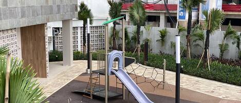 Children’s play area – outdoor