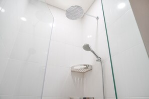 Bathroom - Stunning And Comfortable 2Br Samara Suites Apartment (Jakarta)