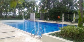 Exterior - Spacious 2Br At The Via And The Vue Apartment Surabaya (Surabaya)