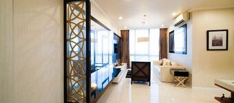Spacious 2Br At The Via And The Vue Apartment Surabaya