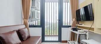 Comfort And Modern 2Br At Royal Heights Apartment