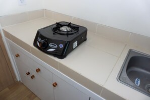 Refrigerador con freezer, placa de cocina