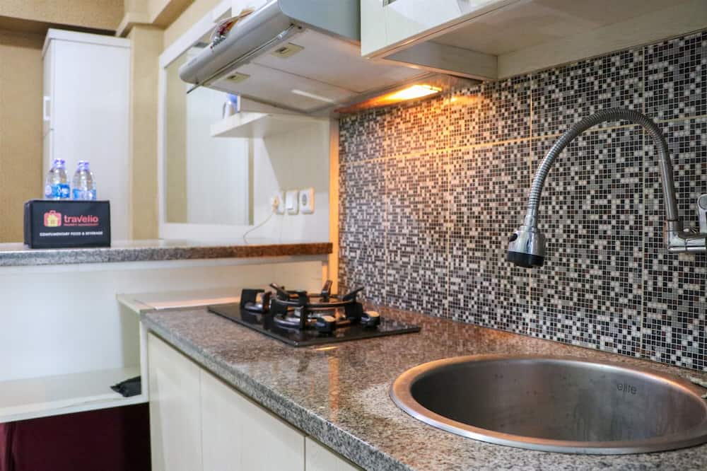 Fancy And Nice 2Br Apartment At Green Pramuka City