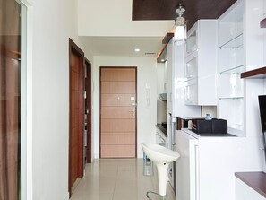 Apartment | Dining room - Comfort 1Br At Vida View Makassar Apartment (Makassar)