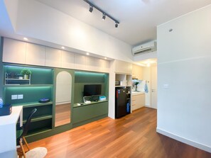 Individually decorated, individually furnished, free WiFi - Pleasant And Tidy Studio Apartment Springlake Summarecon Bekasi (Bekasi)