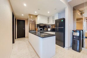 Private kitchen - Scenic And Comfortable 2Br Branz Bsd City Apartment (Pagedangan)