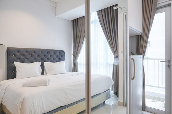 Studio - Strategic And Well Designed Studio Apartment At Capitol Park Residence (Jakarta)