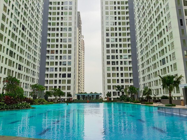 Pool - Strategic And Nice Studio Apartment At M-Town Residence Travelio (Gading Serpong)