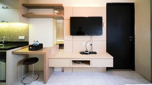 Individually decorated, individually furnished - Compact And Comfy Studio At Puri Mas Apartment (Surabaya)