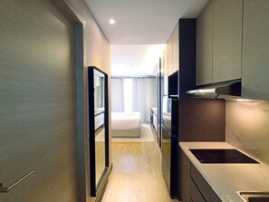 Studio | Eigene Küche | Großer Kühlschrank, Herdplatte