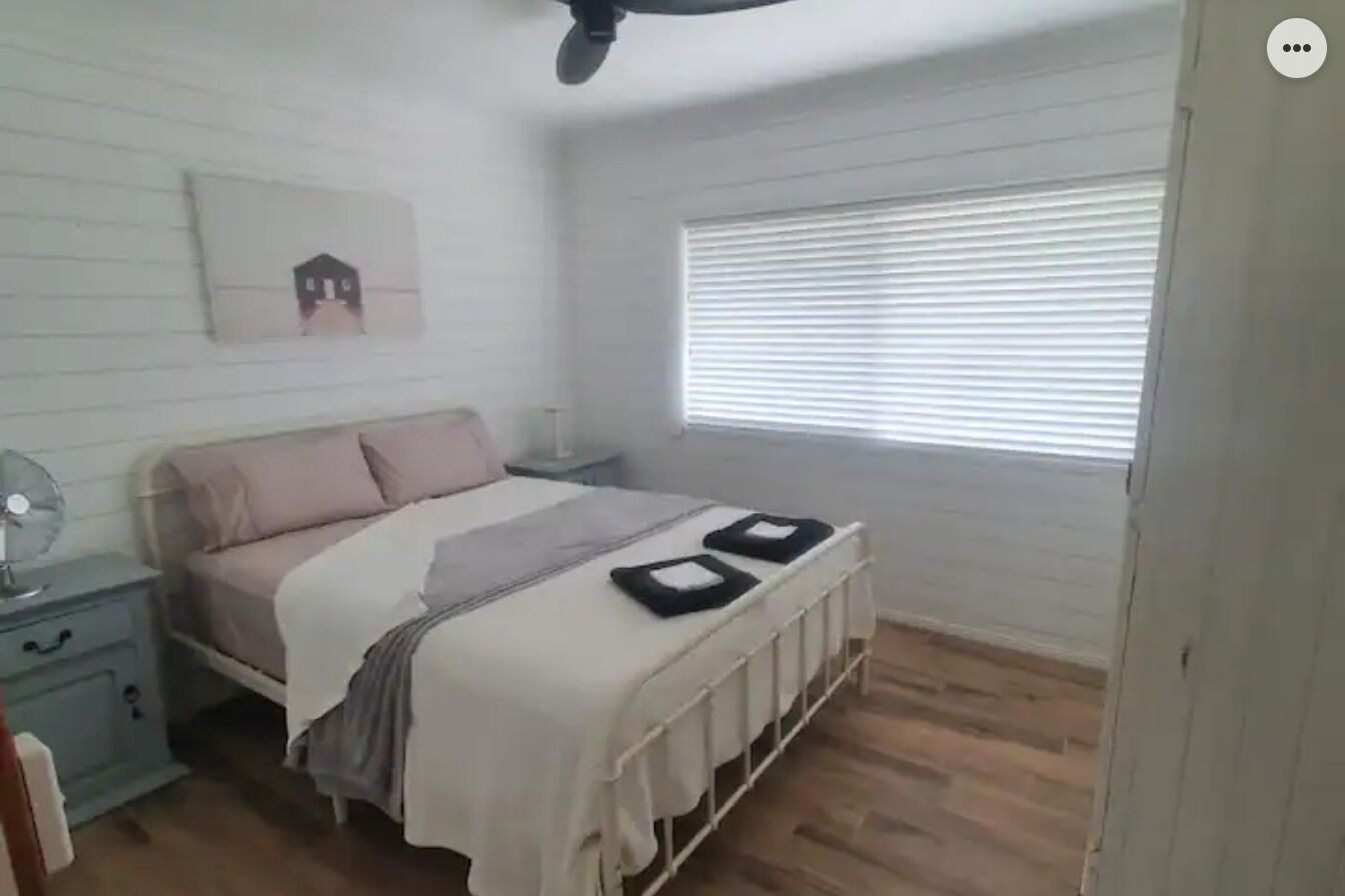 5 chambres, fer et planche à repasser, Wi-Fi gratuit, draps fournis