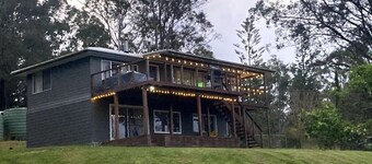 “Bay Cottage” Beautiful lake house on Shallow Bay
