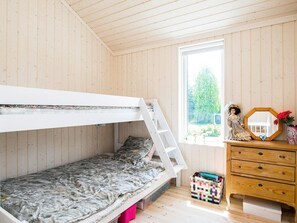 House - 6 Person Holiday Home in Hals (Hals)