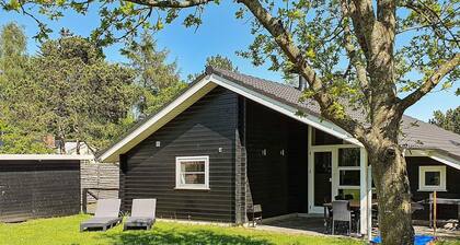8 Person Holiday Home in Asnaes