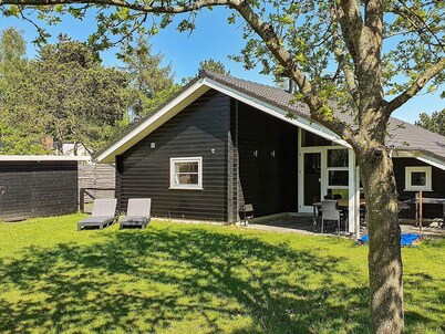 8 Person Holiday Home in Asnaes