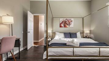 Apartment | 4 bedrooms, laptop workspace, iron/ironing board, free WiFi