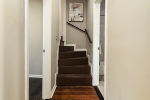 Interior - Historic CozySuites 4BR 2BA (Louisville)