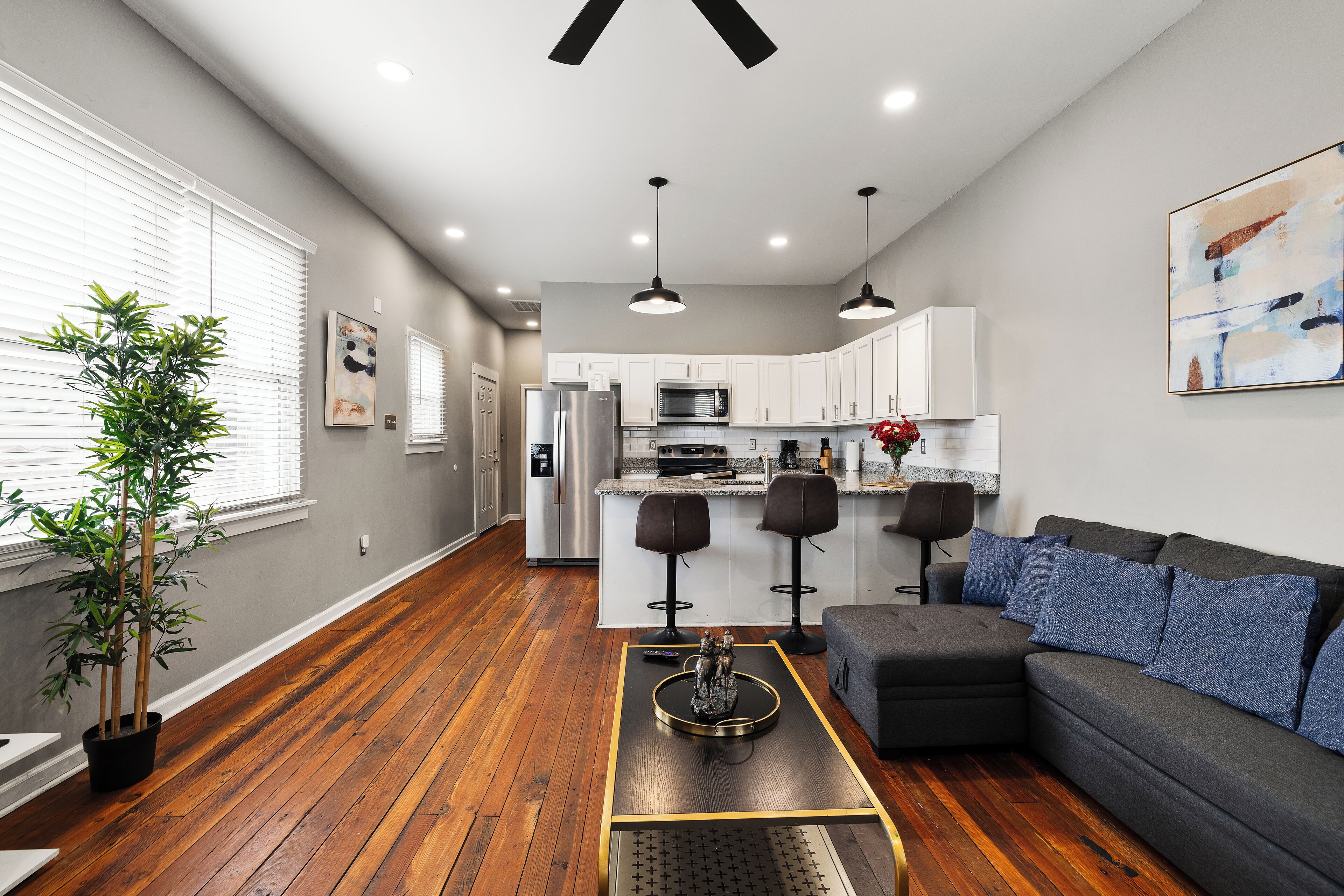 Apartment | Living area | 42-inch Smart TV with digital channels, TV