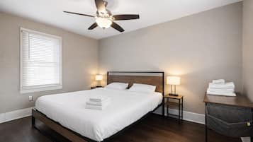 Căn hộ | 4 phòng ngủ, khu vực làm việc phù hợp cho laptop