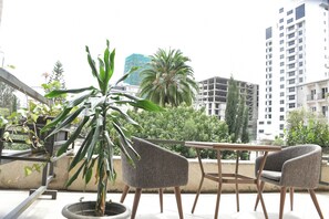 ห้องสแตนดาร์ดดับเบิล | โต๊ะทำงาน, พื้นที่ทำงานแบบใช้แล็ปท็อป, เตารีด/โต๊ะรีดผ้า, Wi-Fi ฟรี