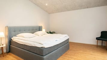 House | 8 bedrooms