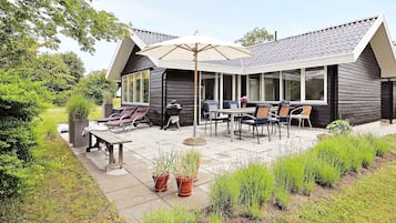 House | Outdoor dining