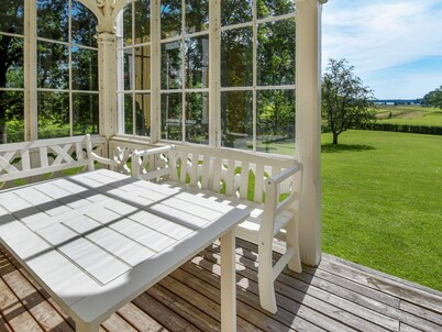 15 Person Holiday Home in Hjortkvarn-by Traum