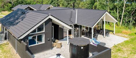 House | Terrace/patio