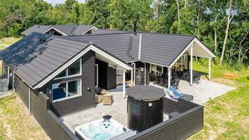 House | Terrace/patio