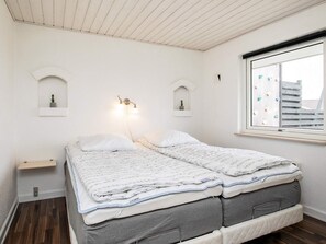 House | 5 bedrooms - 10 Person Holiday Home in Blavand (Blavand)