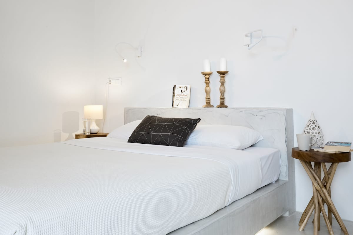 Deluxe Apartment | 1 bedroom, in-room safe, individually decorated, individually furnished