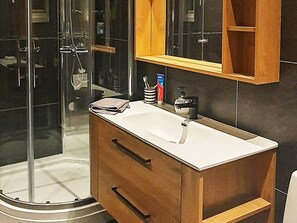 House | Bathroom - 6 Person Holiday Home in Jarfjord (South Varanger)