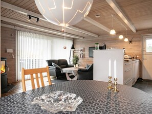 House | Dining - 6 Person Holiday Home in Hals (Hals)