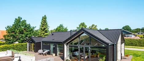 House | Terrace/patio