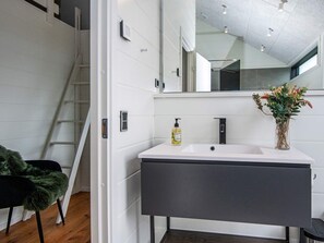 House | Bathroom