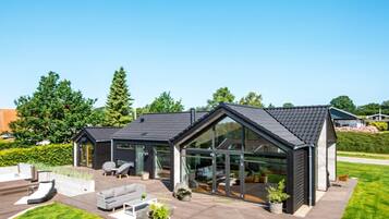 House | Terrace/patio