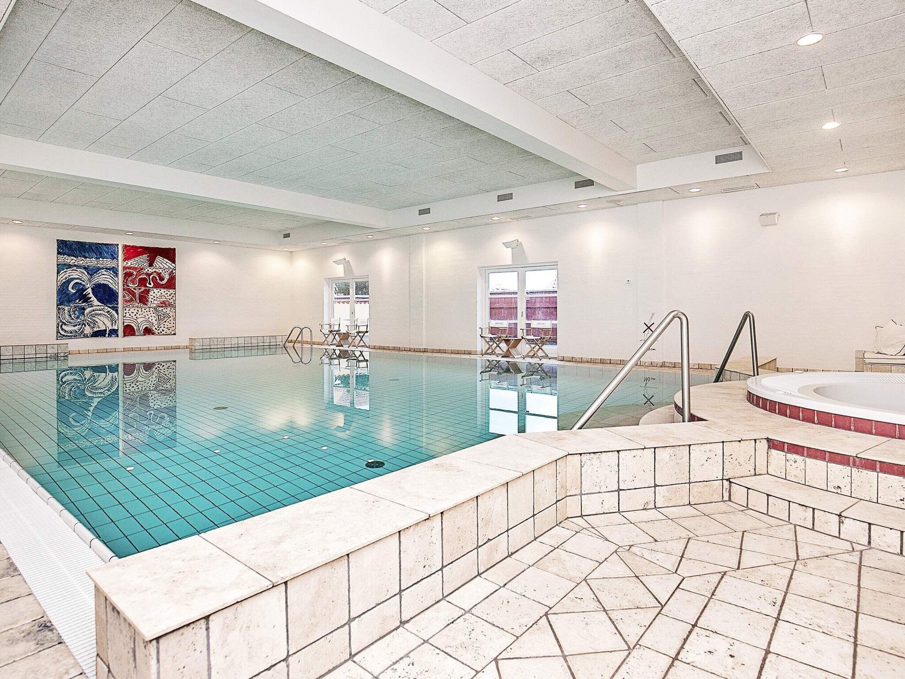 Apartment | Pool | Indoor pool, outdoor pool