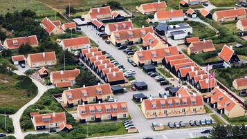 Apartemen | Kolam renang | Kolam renang indoor dan kolam renang outdoor