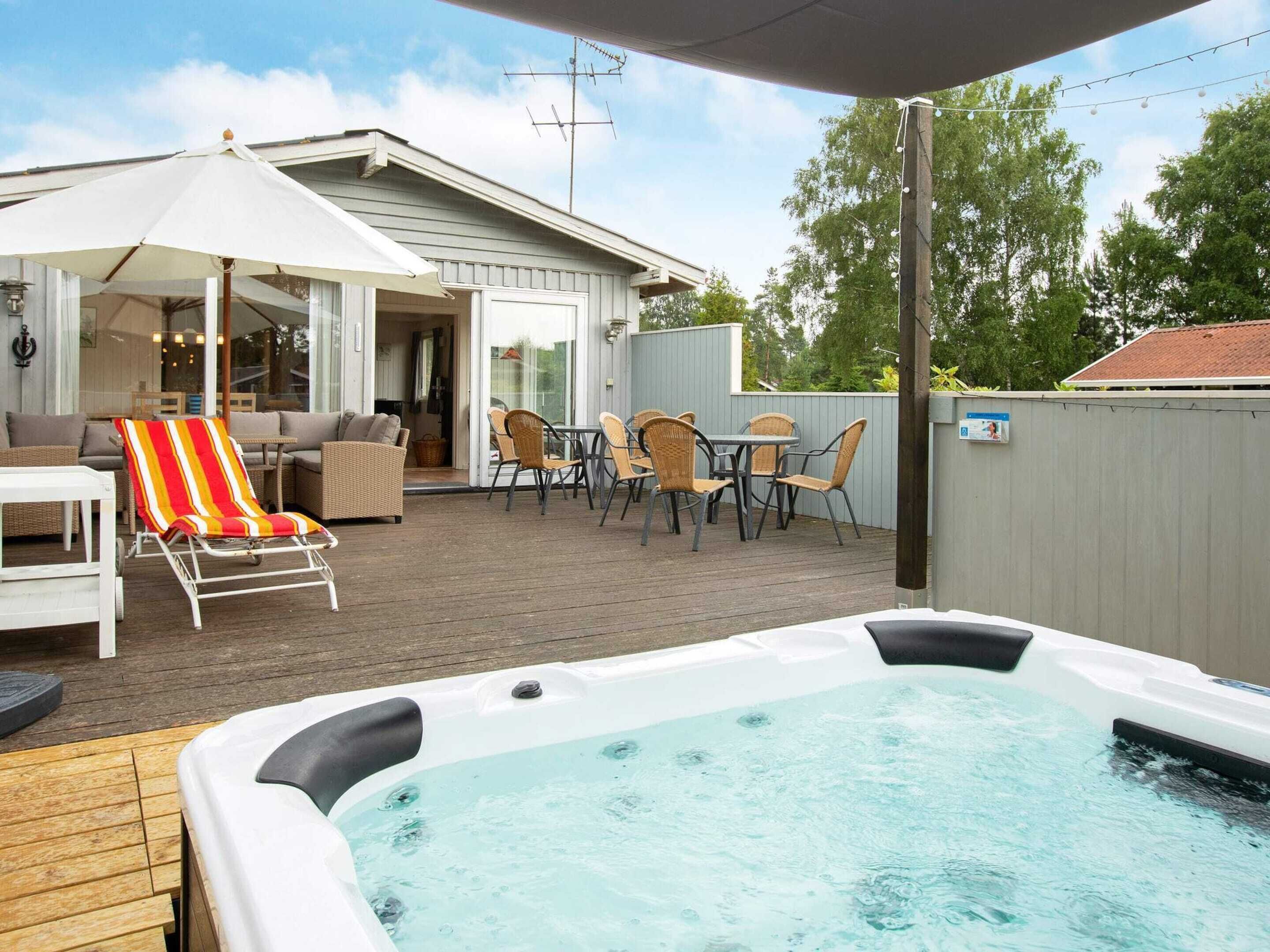 House | Outdoor dining