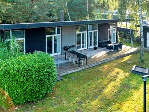 House | Outdoor dining - 6 Person Holiday Home in Vaeggerlose-by Traum (Vaeggerlose)